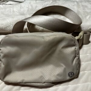 Lululemon Belt Bag - off white